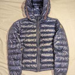 • Moncler puffy jacket

Size: XS


Condition: very good condition

Certificate of authenticity in support✅ 

Home delivery: Monaco and Nice