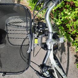 Ich verkaufe ein Damen Fahrrad mit Tiefeneinstieg 28 Zoll rahmen 50 cm. 21 gang shimano schaltung. Ist in einem sehr gutem Zustand, siehe Fotos. Bei Interesse Tel. Nr. 0676/7359100