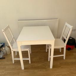 Extendable ikea dining table with 2 chairs
Basically brand new as barely used.