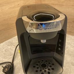 Perfekt funktionierende Kapselmaschine mit verschiedenen kaffekapseln. Nur selbst Abholung.