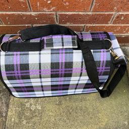 Pet  carrier. Hardly used , in brand new condition Delivery and collection is available.