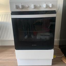 Freestanding Gas cooker, like new but cannot use as now have electric cooker