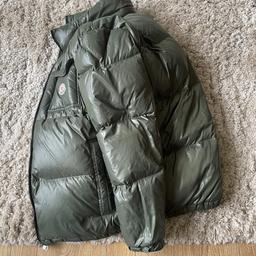Barely worn, no difference to real jacket, keeps you warm, good quality, will drop the price a little if needed.