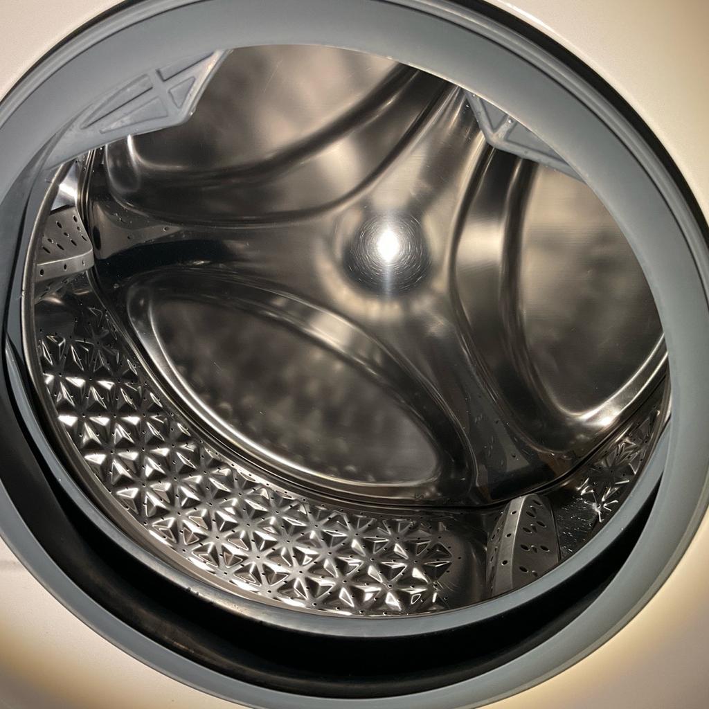 Neuwertige Waschmaschine von Gorenje zu verkaufen
Sie stammt aus einem Ein-Personen-Haushalt und wird aufgrund einer Haushaltsauflösung verkauft.
Gekauft worden ist sie Ende 2020.

7kg Fassungsvermögen
1400 U/min Schleuderdrehzahl
Energieeffizienz A+++
Viele Programme
Display

Sehr kompakt mit nur 40cm Tiefe, ideal für kleine Badezimmer.

Steht ebenerdig
Bedienungsanleitung und alle Schläuche sind vorhanden.