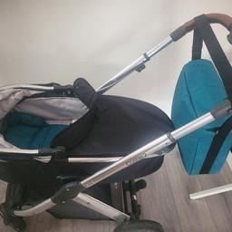 teal oyster 2 baby carrycot and toddler seat, both have footmuff and raincovers. changing bag too all been washed