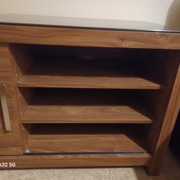 TV/sideboard and cube units - £50 for all or will sell separate- message me

Need gone ASAP