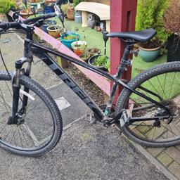 Great bike,regularly serviced but dose need a new back tyre.Comes.with stand pump.Really good condition 
.