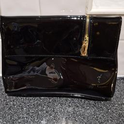 POSTAGE IS AVAILABLE VIA PAYPAL OR CONTACTLESS PICKUP
GENUINE :
YVES SAINT LAUREN BAG / COSMETIC
NEW CONDITION
PROTECTIVE SEAL ON ZIPPER...