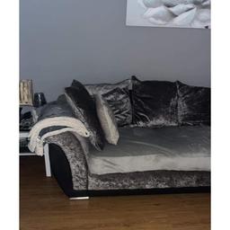 very large corner couch will seat at least six people more if children. reluctant sale as only selling it as too big for my room.
sorry pictures don't do it justice!! viewing welcome.
£400 ono