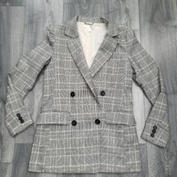 H&M Womens Richmond Blazer  Grey - Size: 6/32
Used fab condition!