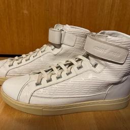 Armani Jeans Echt-Leder Sneaker weiß, in Größe 45.
Keine Beschädigungen.