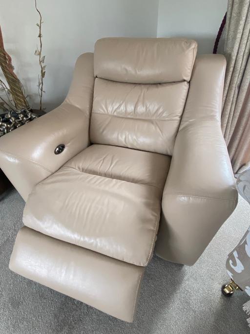 Buy & Sell West Northamptonshire Woodford Halse - West Northamptonshire - Photos for Power Recliner