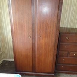 LARGE SOLID WOOD WARDROBE
VINTAGE FURNITURE
MISSING HANDLE AND SHELVES (SEE PHOTO)
GOOD CONDITION
COLLECTION ONLY