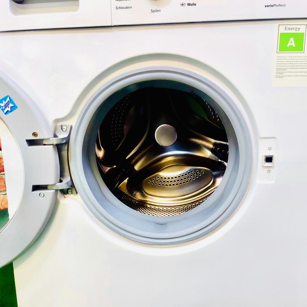 Willkommen bei Waschmaschine Nürnberg!

Entdecken Sie die Effizienz und Leistung unserer hochwertigen Waschmaschinen von Siemens E14.47. Vertrauen Sie auf Qualität und Zuverlässigkeit für die perfekte Pflege Ihrer Wäsche.

⭐ Produktinformationen:
- Modell: WM14E473EX
- Geprüft und gereinigt, voll funktionsfähig.
- 1 Jahr Gewährleistung.

‼️Gerätemaße (H x B x T): 84.7 oder (82 cm ohne Deckel) x 60 x 59 cm
Unterbaufähig

ℹ️ Mehr Infos auf unserer Website: 
☎️Telefon: 01632563493

✈️ Lieferung gegen Aufpreis möglich.
⚒ Anschluss: 10 Euro.
♻️ Altgerätemitnahme: Kostenlos.

ℹ︎**Beschreibung:**
* Fassungsvermögen: 7kg
* Schleudertouren: 1400 U/min
* Effizienzklasse: A
* Hygiene/Anti-Allergie, Schwarz
* Aquastop Funktion Ladungsausgleichsystem Schaumkontrollsystem
* Startzeitvorwahl
* Schleuder-Klasse: B