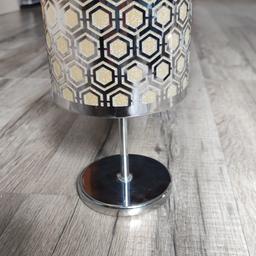 Sehr schöner Teelichthalter von PartyLite 
Höhe 19,5 cm 
Durchmesser oben 11 cm