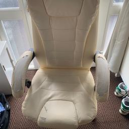 Beige leather office chair
Very comfortable
Slight wear on arms
Has retractable footrest
Would make great chair for workshop or office or garage