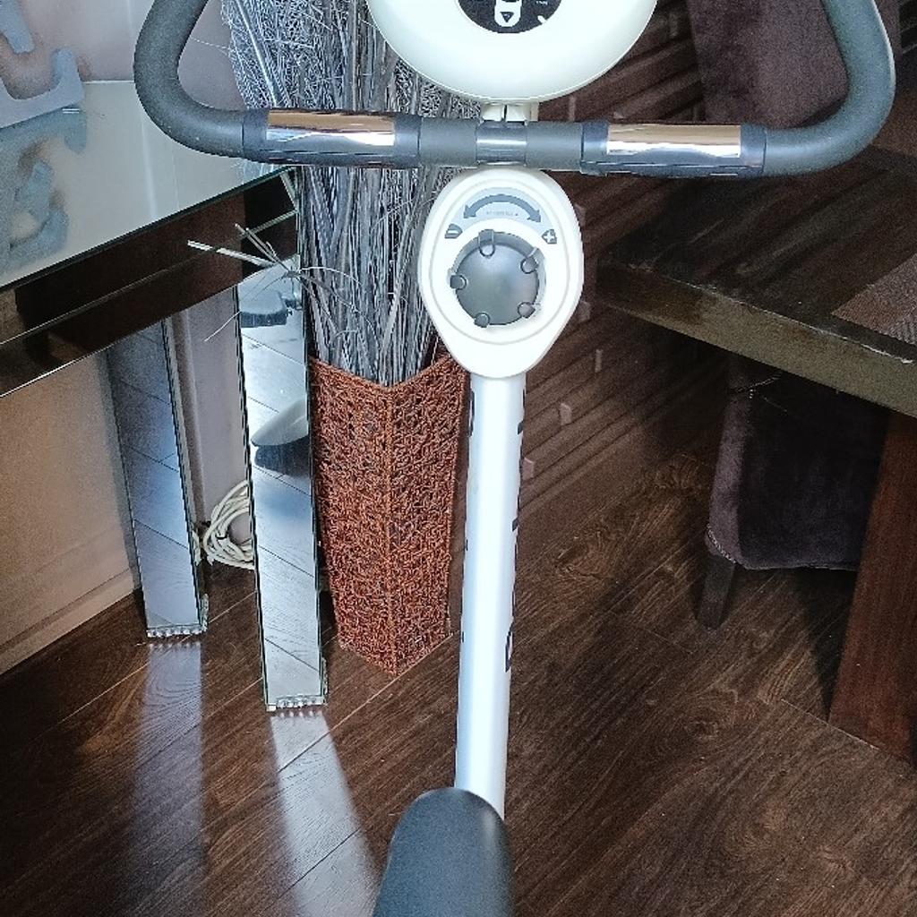 Reebok exercise bike in good condition. Various modes and settings to train with. Measures heart rate and calorie burn etc etc.

Can deliver for coat of petrol.