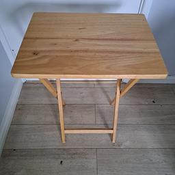 Small foldable wooden table.
Hight=66cm
Width=48cm
Depth=37cm
It's in a used but good condition.
It can be folded away easily for storage when not needed.
Collection from Walsall WS5 area.
£3 cash only sale.