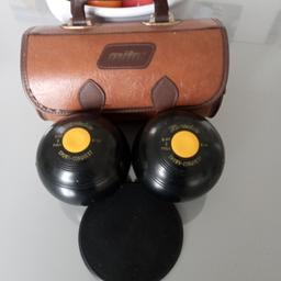 Henselite Crown Green bowls.
Crown-Conquest 2-10 full bias as shown in photos.Comes with carrying case.In very good condition.Buyer must collect.Sensible offers considered.