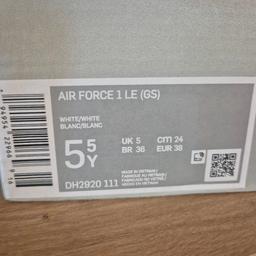 Nike AirForce 1, von Hand mit Glitzersteinen beklebt, zu verkaufen. Schuhe sind neu und ungetragen.