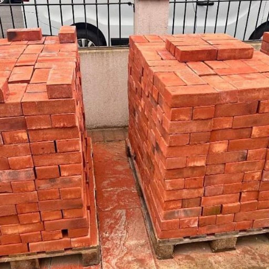 New Ibstock Leicester Red Facing Bricks £1.00 Per Brick. I offer very reasonable delivery rates. Free deliver for orders over 1,000.
Message me, or call or text Michael or Anna to discuss these details. Tel: 07402054191 or 07594 985864.