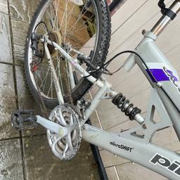 Mens excel 21speed shimano 26” mountain bike all gears working, front & back brake all working in good condition, back tyre abit bald in couple places! 

Asking price £40 

Collection dy1