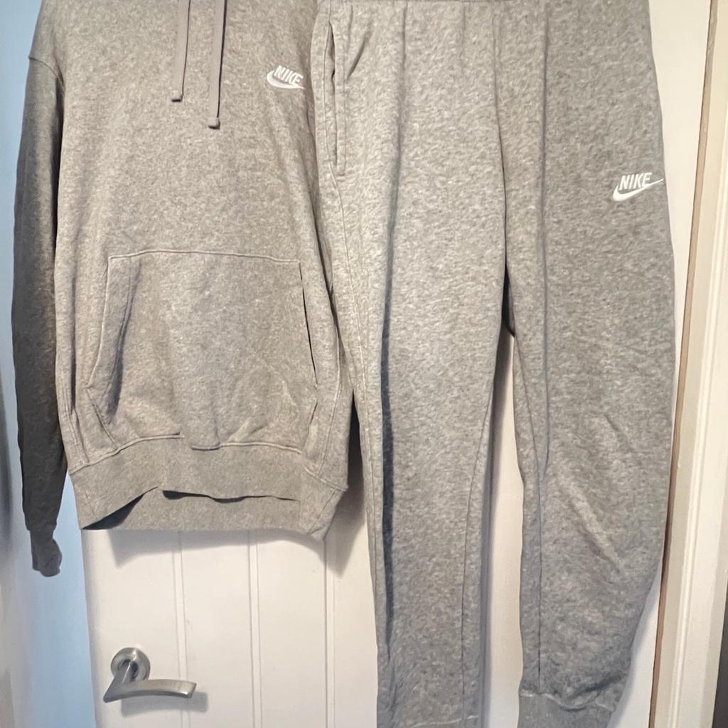 Worn once, Women’s size XS Nike tracksuit, no damage, over £110 if bought new.
