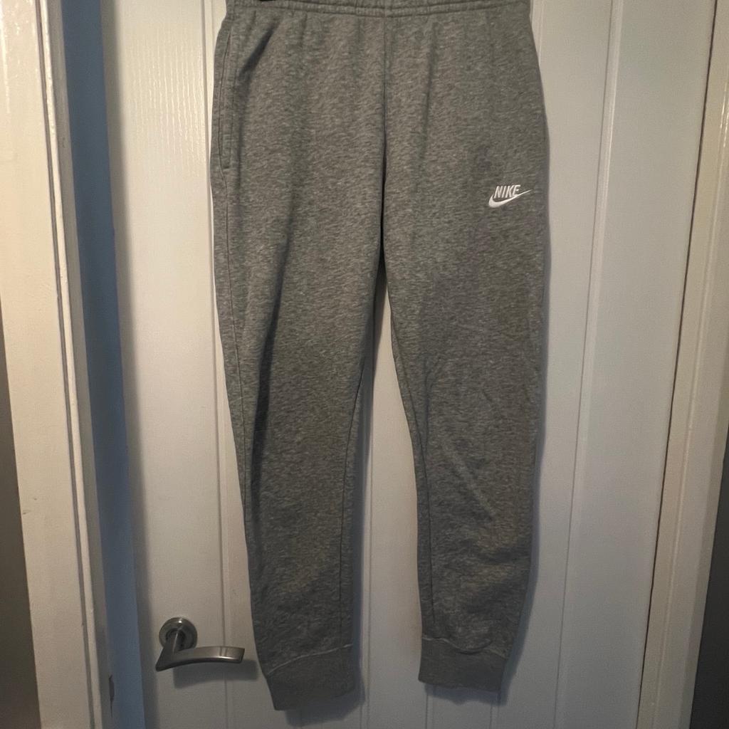 Worn once, Women’s size XS Nike tracksuit, no damage, over £110 if bought new.