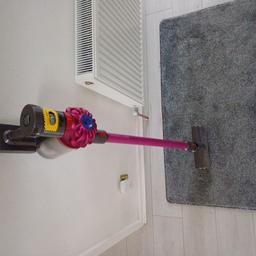 Dyson V7 Motorhead upright hoover
charged up gives 30 minutes usage time