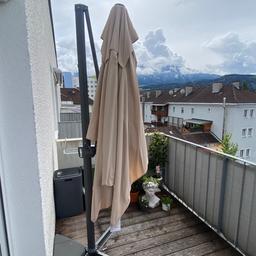 Verkaufe großen quadratischen Sonnenschirm mit 330 x 240 cm Spannweite (exkl. den Platten zur Beschwerung).
Der Schirm wurde einmal aufgestellt, wo leider festgestellt werden musste, dass er zu groß für den Balkon ist. Alle Marken u.a. sind noch Original dran.
Abholung in 6020 Innsbruck.