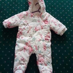cream Snowsuit with flower design
Fleece lining & zip fastening 
From NEXT
FROM SMOKE & PET FREE HOME 
LISTED ELSEWHERE 
COLLECTION B31 OR B32 OR B14