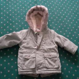 Sage green hooded jacket 
has 2 front patch pockets 
fleece lined with faux fur round hood

In good worn condition 
FROM SMOKE & PET FREE HOME 
LISTED ELSEWHERE 
COLLECTION B31 OR B32 OR B14