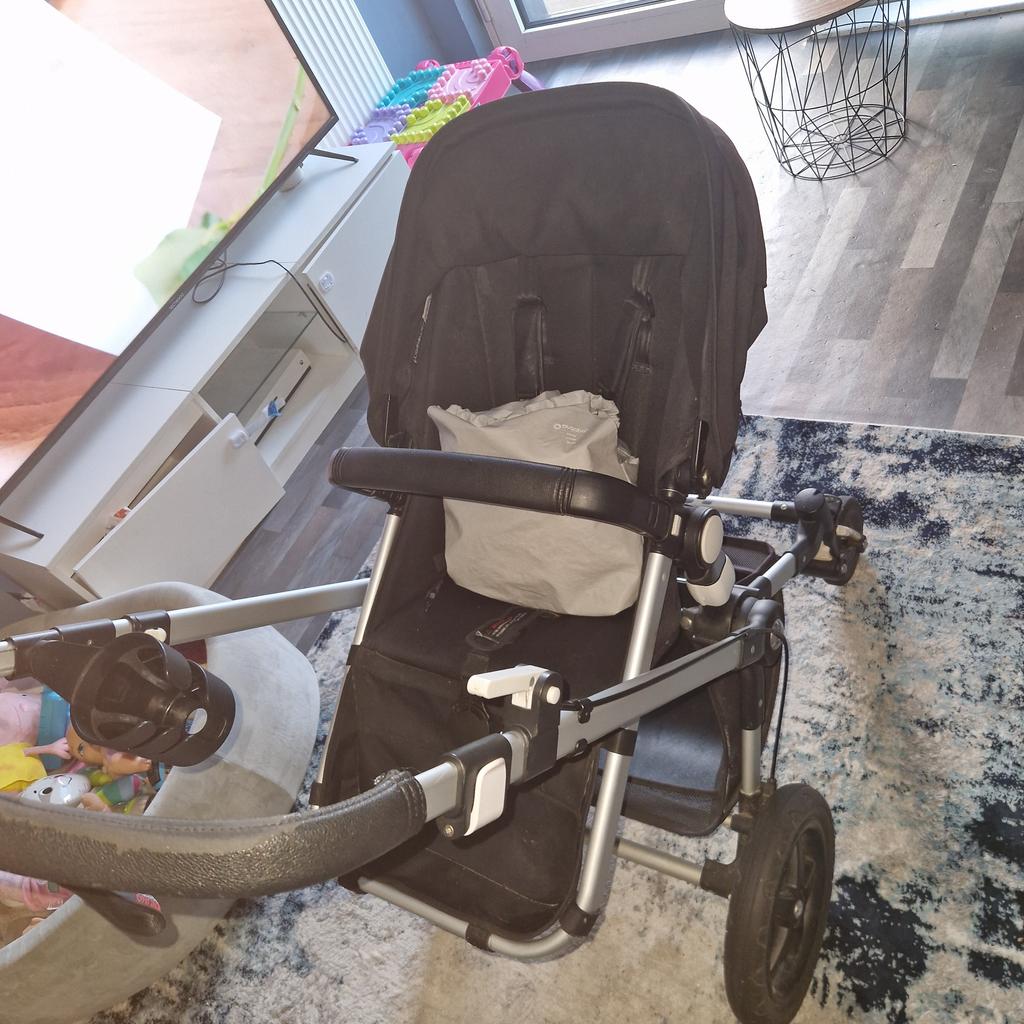 Good condition, some signs of wear such as peeling on the leather handlebars bar covers (these can be replaced as bugaboo sell handlebar covers) which is reflected in price. Seat unit, Bassinet, cup holder and rain cover included. Need gone ASAP so will accept sensible offers.