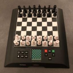 Verkaufe hier einen Millennium ChessGenius. Mit allen Figuren und Akkus.

Inkl. Original Verpackung und Rechnung

Der Schachcomputer wurde am 14.09.2023 gekauft.

Keine Kratzer

Sieht aus wie neu.