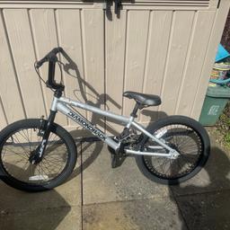 diamondback bmx in fully working order had new grips and new bk brake cable as can see in pictures does have some marks