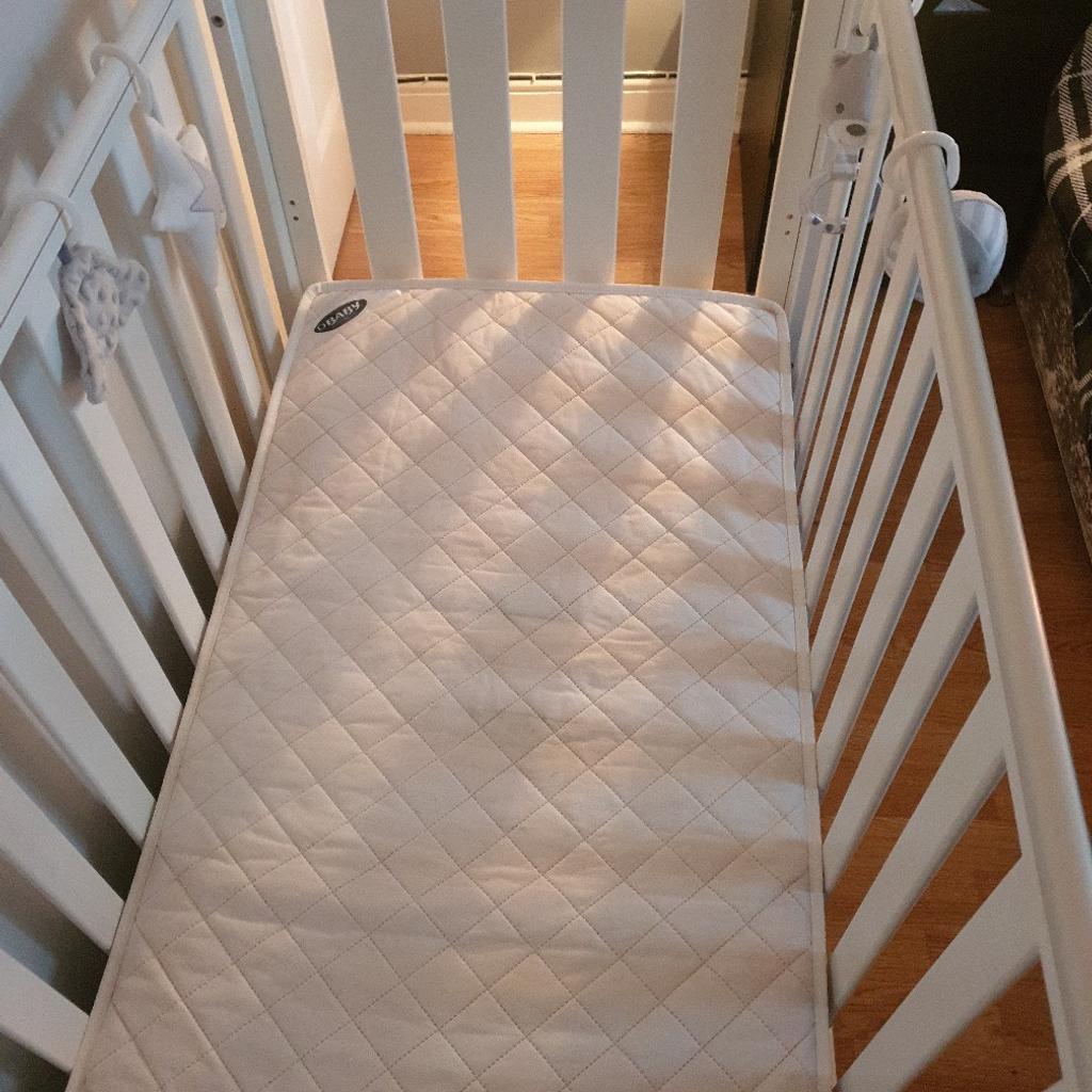 Obaby white cot bed removal side rails to change to toddler bed or day bed used condition still functional for further use £25 ono
Great lever bolton BL3 3DJ