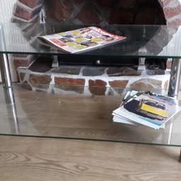 Glass TV /Coffee table in great condition
measures 100cm x 50cm x 45cm height
price is £25 no offers
cash on collection from sk2