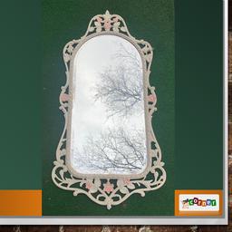 Vintage Metal Wall Mirror With Leaves And Floral Design Frame 

Size Approx Length 84 Cm Width 40 Cm 

The Mirror Is In Good Overall Condition With No Damage And Just A Few Minor Signs Of Cosmetic Wear. 

Collection South London SW16 Norbury