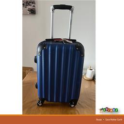 Monzana Suitcase Carry Case Hard Case Travel 4 Wheels 

32cm Height Size Approx: 50cm Height Including Wheel 21cm Depth 32cm Width 

Code Lock 000 

Good Condition; Please See Pics 

Collection Possible From CR0 West Croydon Or SW16 Norbury