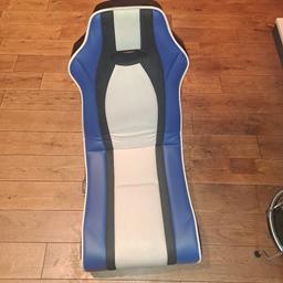 Hardly used gaming chair, in excellent condition. Fully working