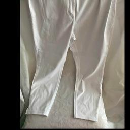 NEXT JEANS PETITE
White Cropped Jersey Denim Leggings 
Ladies Size 18 Petite

Purchased, not worn so basically new
RRP £20 so bargain at £15

Collection from Shirley, Croydon,
CR0 8BB  South London 

Could consider Postage for this item by Royal Mail

Delivery within 10 miles for small fee.