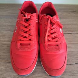 Verkaufe Turnschuhe!

Marke: Lacoste

Gr. 43 

Farbe: rot

Material: Leder und Textil


Die Schuhe wurden kaum getragen, sie sind in einem Neuwertigem Zustand!

Versand innerhalb Österreich 5 Euro.
