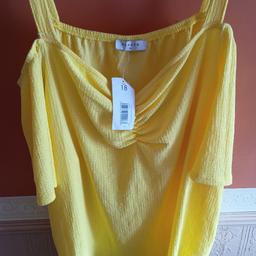 papaya pretty yellow top size 18 more like a 16 new with tags