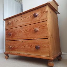 This antique pine chest is a stunning addition to any collection. With a height of 94 cm and a length of 1 mter it is perfect for storing a variety of items. The chest is made of high-quality pine and features a washstand design. The antique chest is suitable for a range of interior styles and is a great investment for those who appreciate vintage furniture. The chest has been well-maintained and is in excellent condition.

If you have any questions please feel free to message.

Any sensible offers will be considered 

Unfortunately we can only offer collect in person !!!!!!