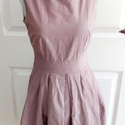 H&M Kleid Gr 34

Farbe: Altrosa/Nude

Privatverkauf.