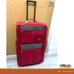 Luggage Medium Size Softcase Red Two Wheels 

Size Approx: 43cm Width 24cm Depth 67cm Height Including Wheel 

The Wheel And Zip Are In Good Working Order ; Some Little Damage To The Edge Of The Suitcase Nothing Major 

Please See Pics 

Collection CR0