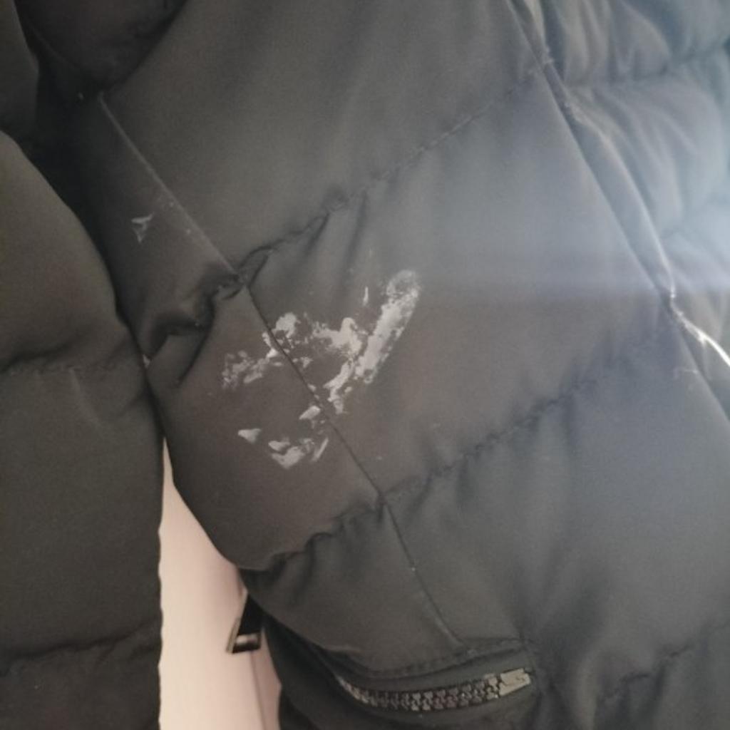 Moncler woman's coat

Please see all labels and QR code to prove authenticity

I'm a size 10 fits me perfect.

Couple stains as shown I can't get off so selling and this has been reflected in price. zipper works fine but outside could be replaced (easy fix)

The coat was bought for £800 new