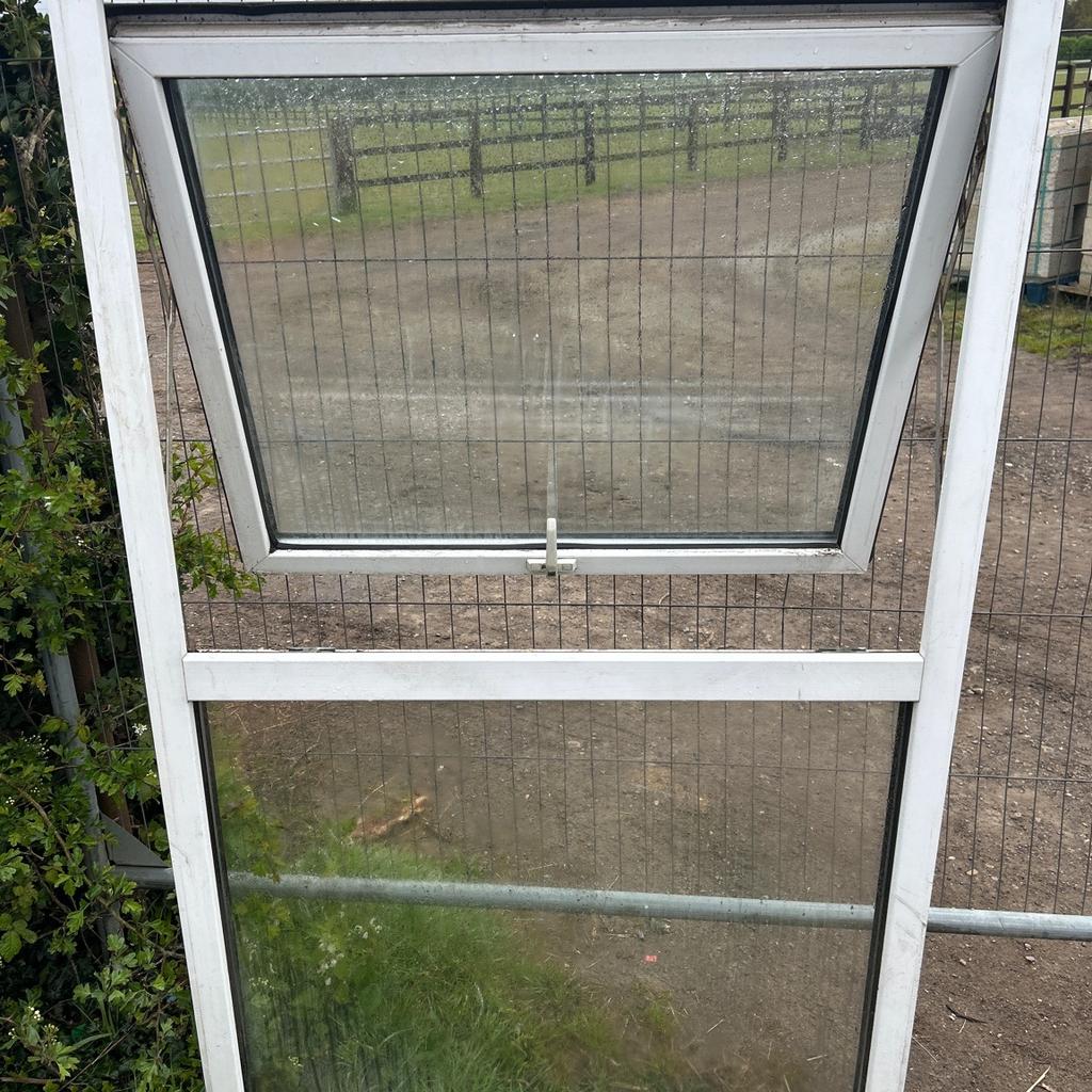 Used upvc window ideal for garage or shed
Size is 985 wide 1610 high glass locks all ok
