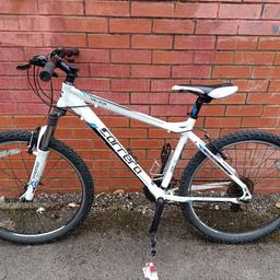 Carrera Valour Mountain Bike  

I am selling my Carrera Valour Mountain Bike in good condition. 26" wheels. Brakes are in good condition (new cables as well as new brake pads). Gears are 3*7 (new cables have been fitted). Collection from Balsall Heath.