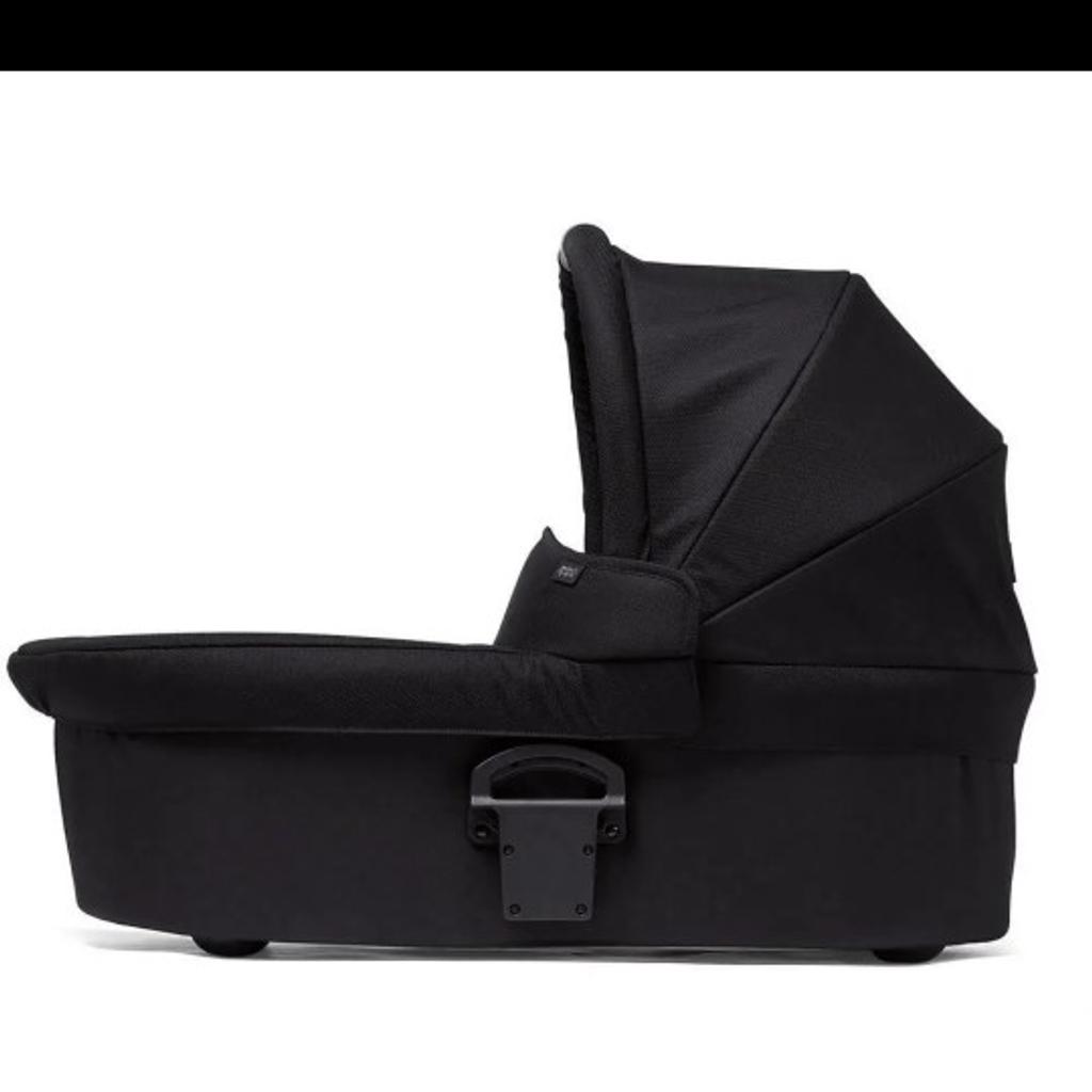 black mamas and papas carry cot only. in good condition
collection Danesmoor